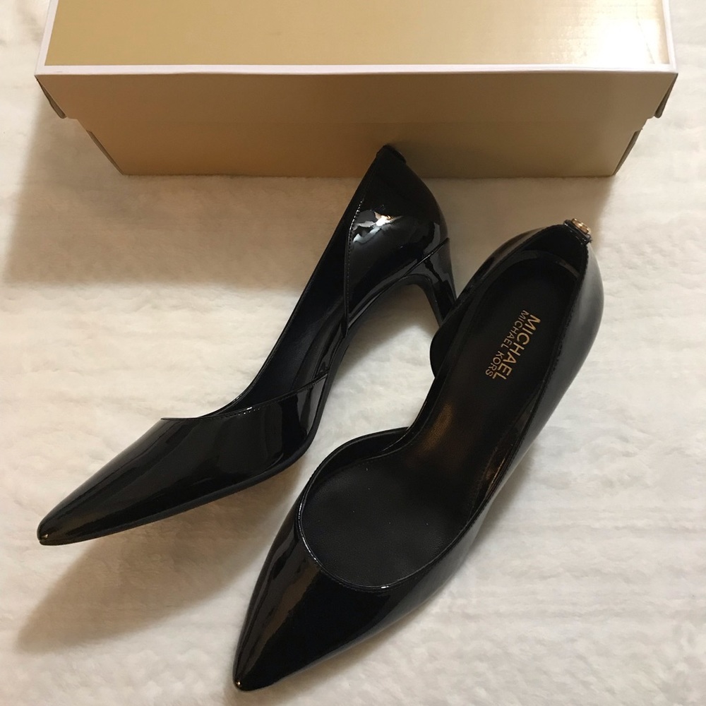 MK Black Patent “Dorothy Flex” NWT Heels